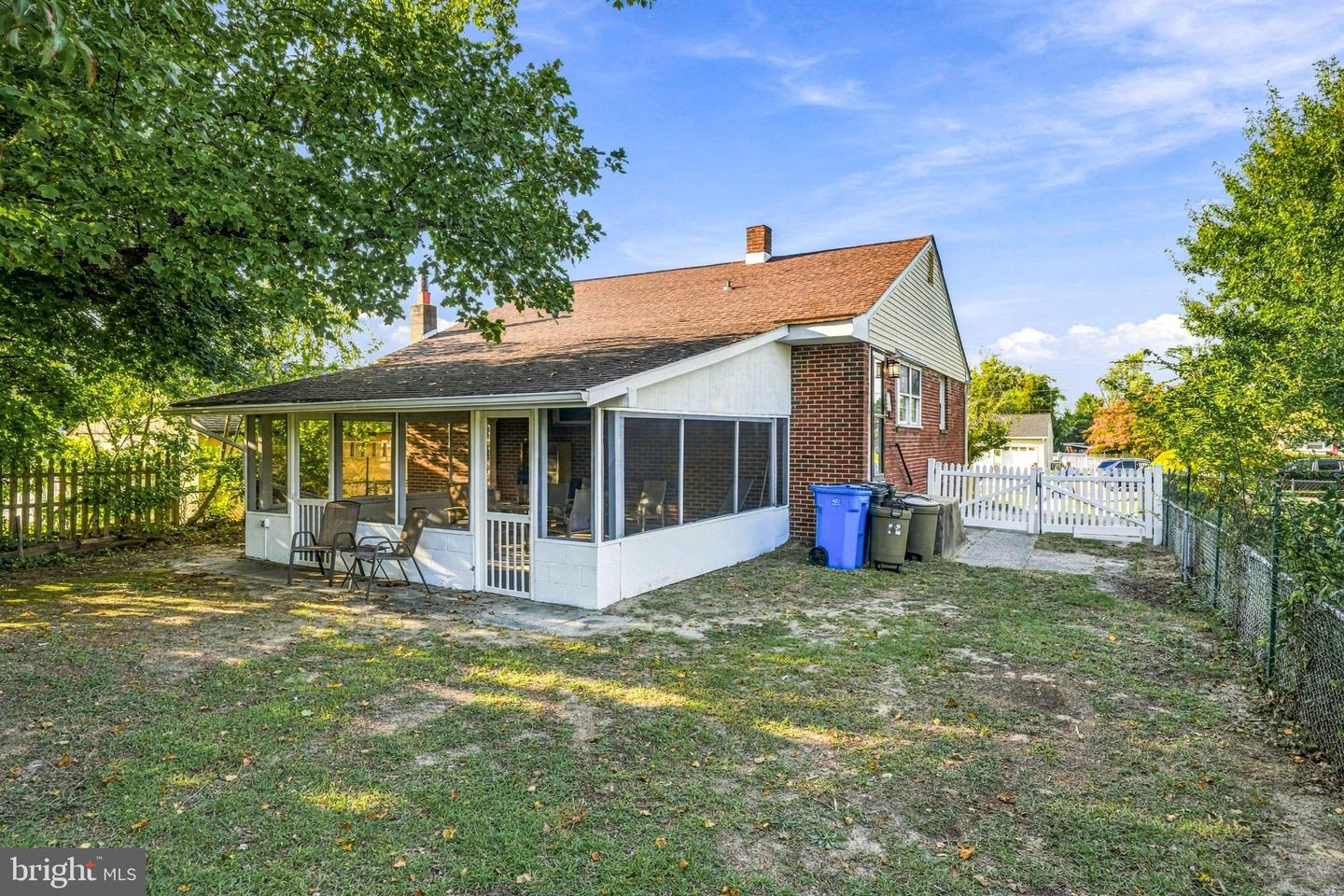 312 E Olive St Property Photo 28