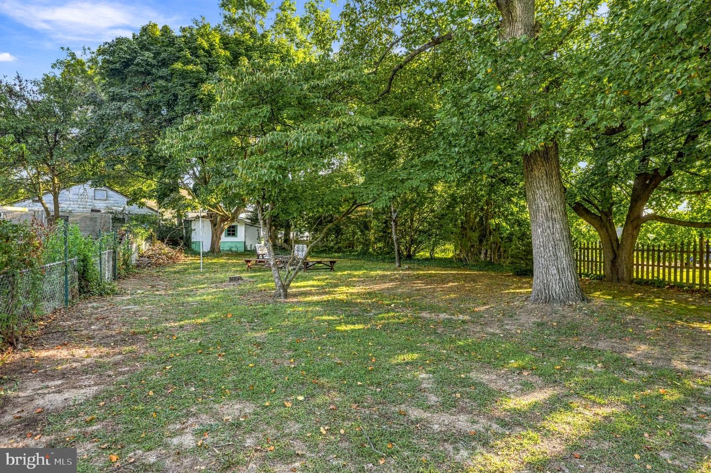 312 E Olive St Property Photo 31