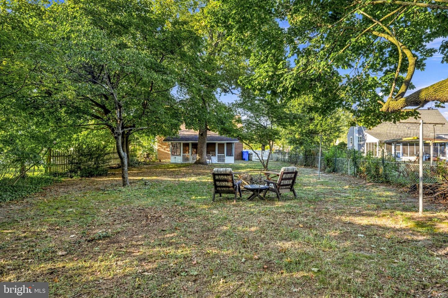 312 E Olive St Property Photo 34