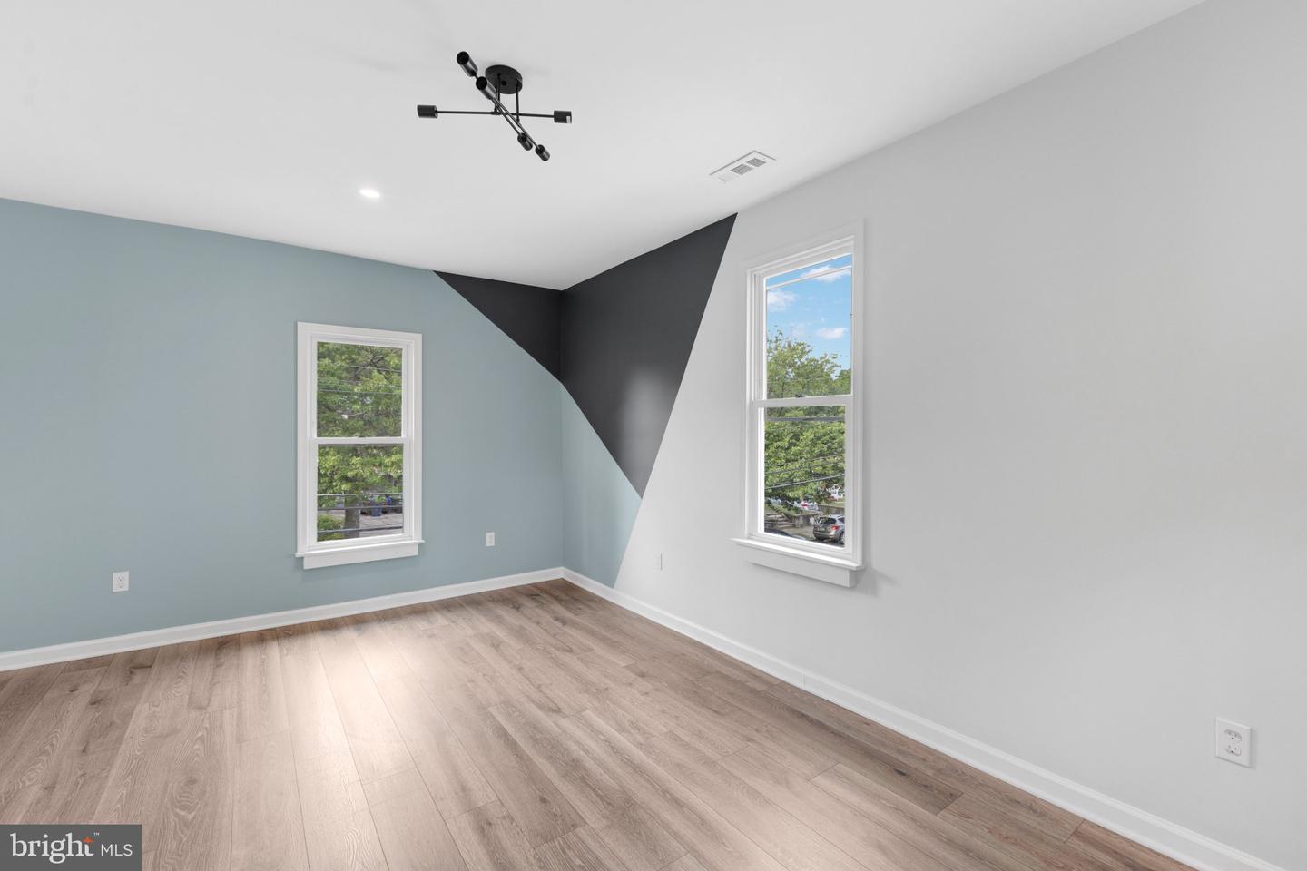 45 E Centre St Property Photo 32