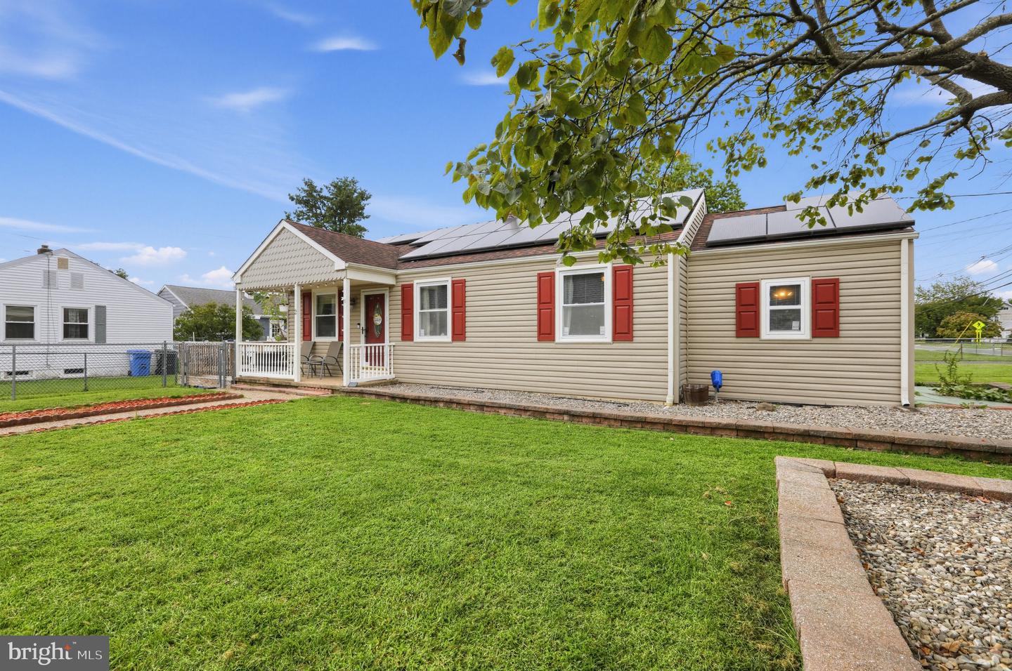 2 LYNN DR Property Photo 1