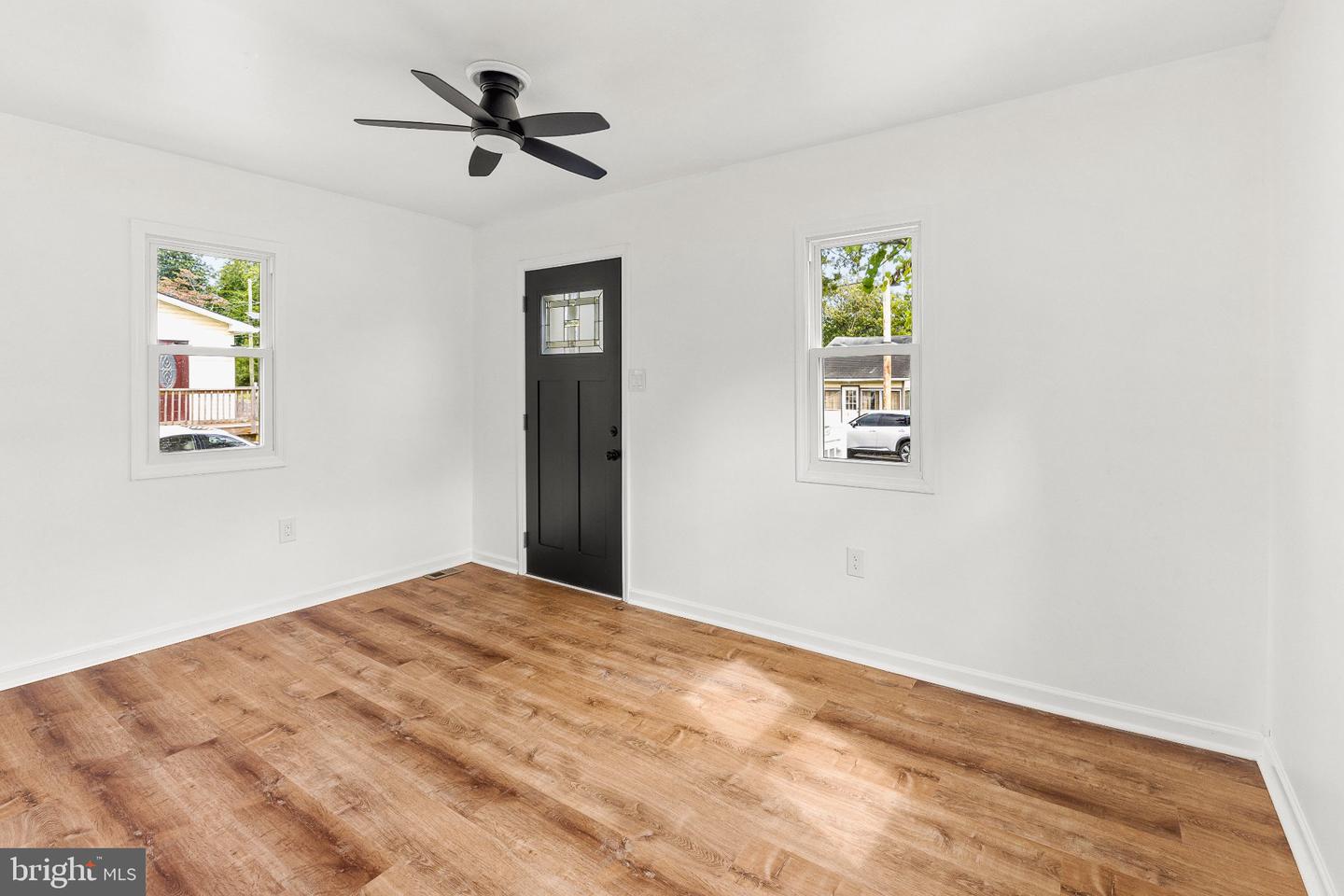 415 Pine Ave Property Photo 4