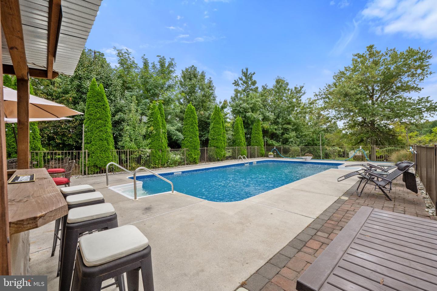 5 Orchard Dr Property Photo 1