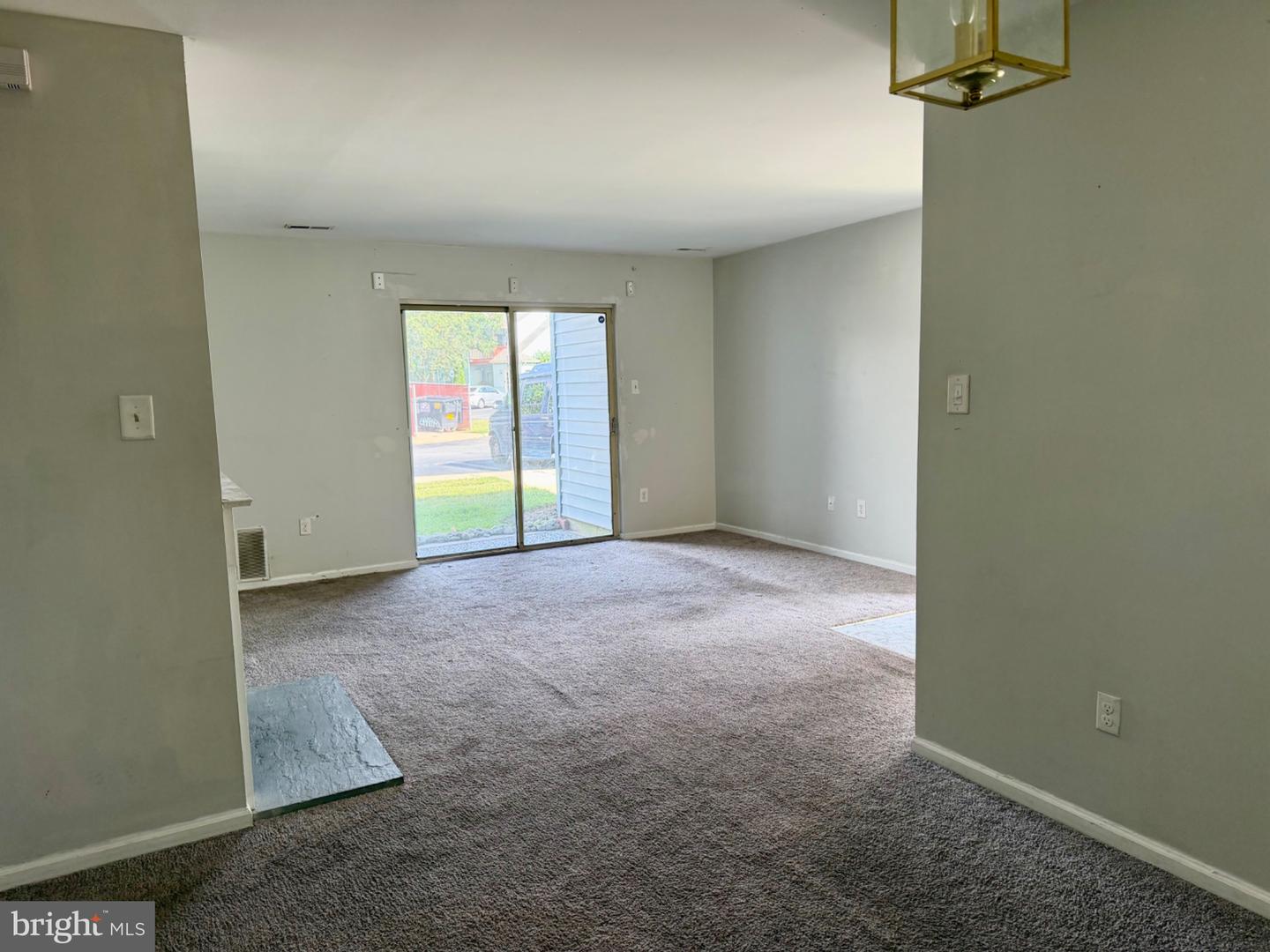 547 Cascade Ct Property Photo 3