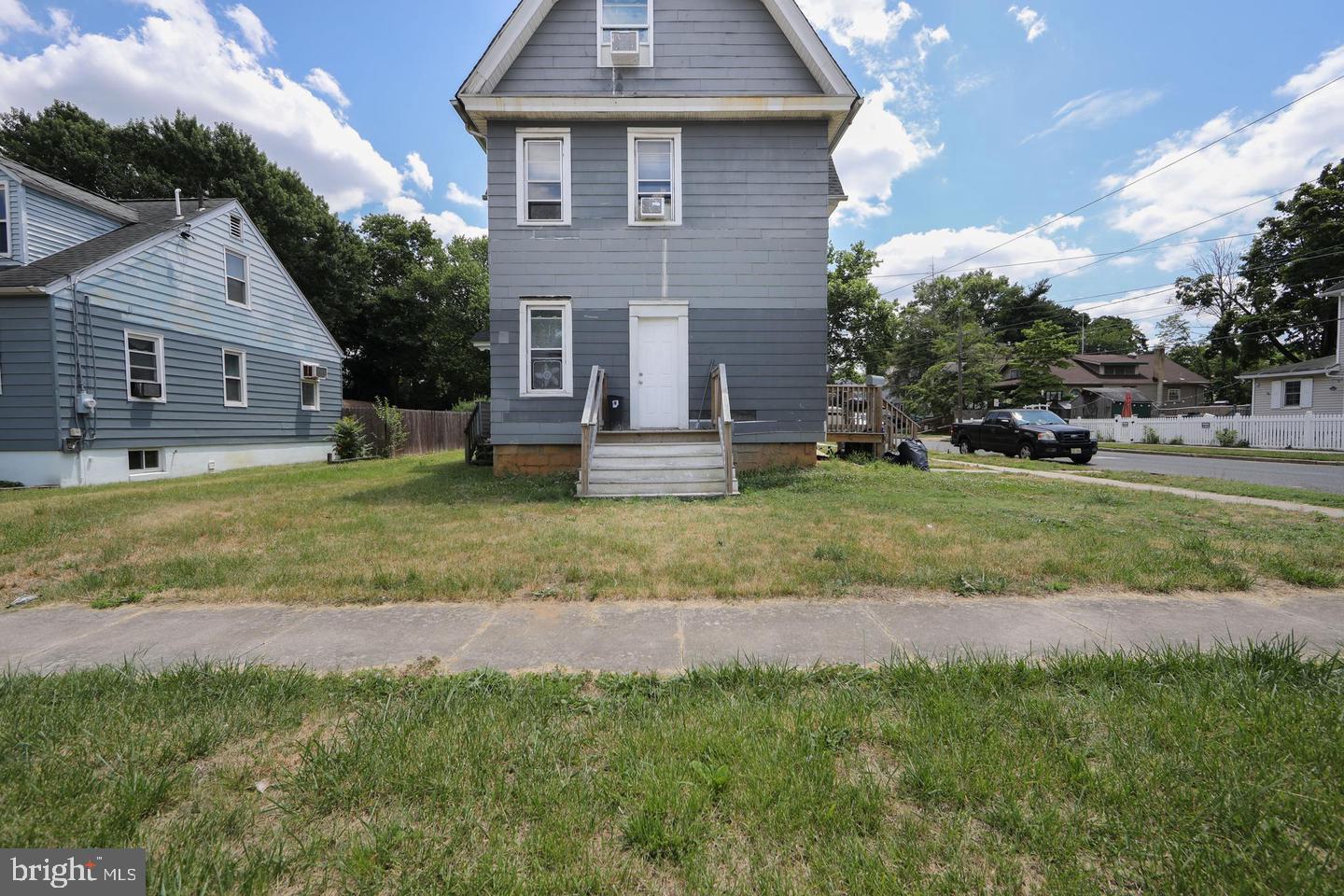 621 Crown Point Rd Property Photo 1