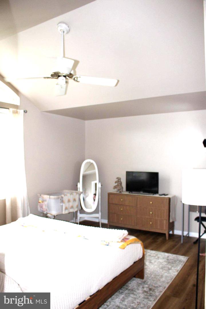 107 Pendragon Way Property Photo 40
