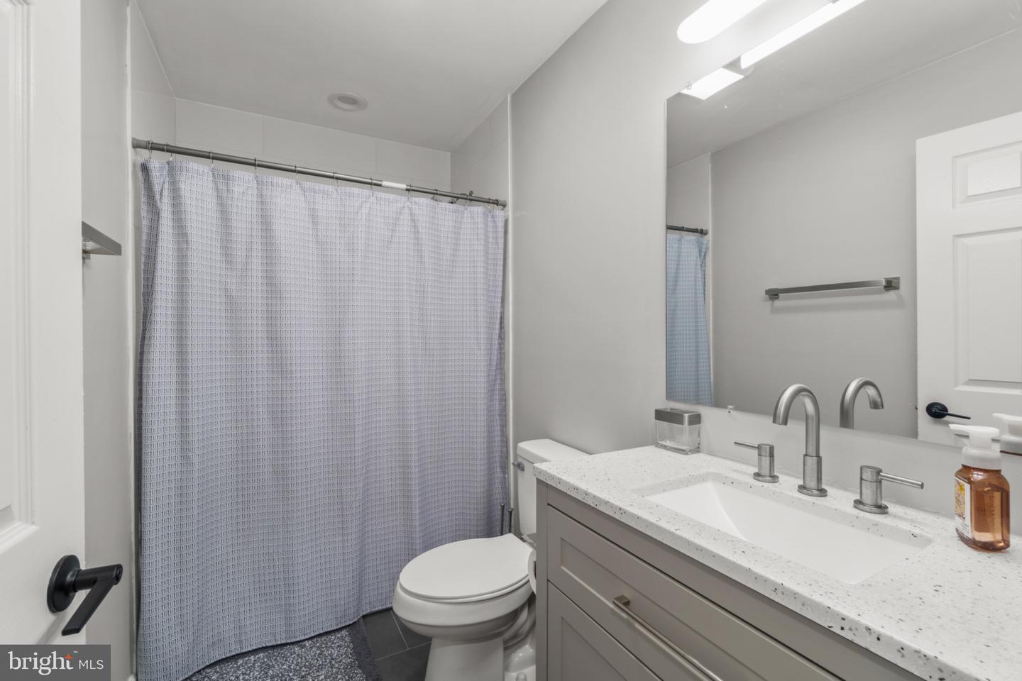 2711 Winslow Rd Property Photo 18