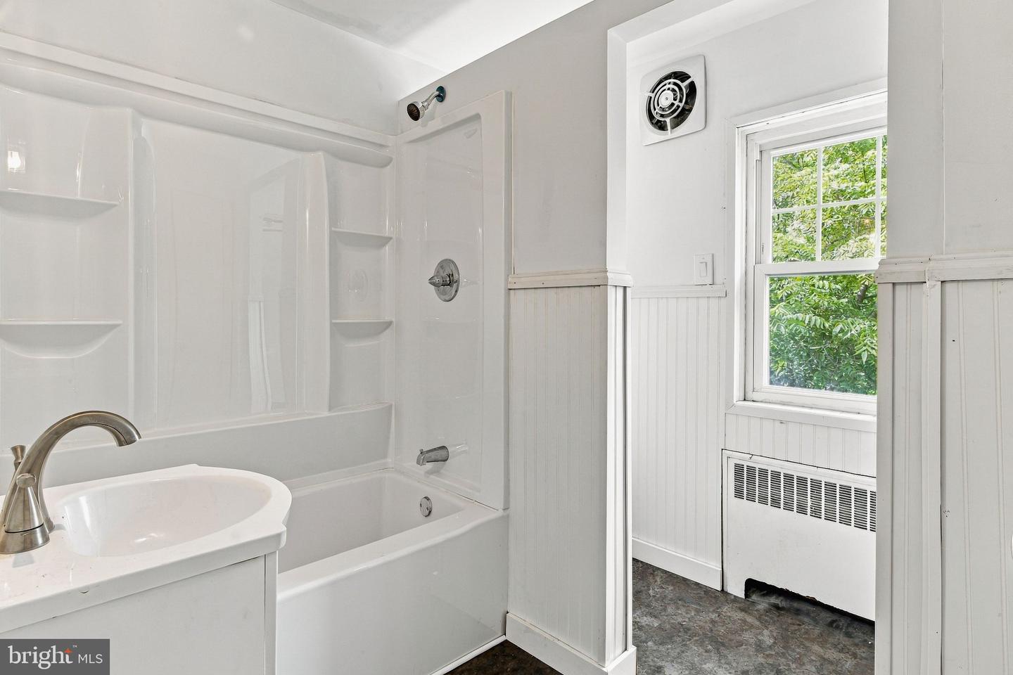 422 Harding St Property Photo 18