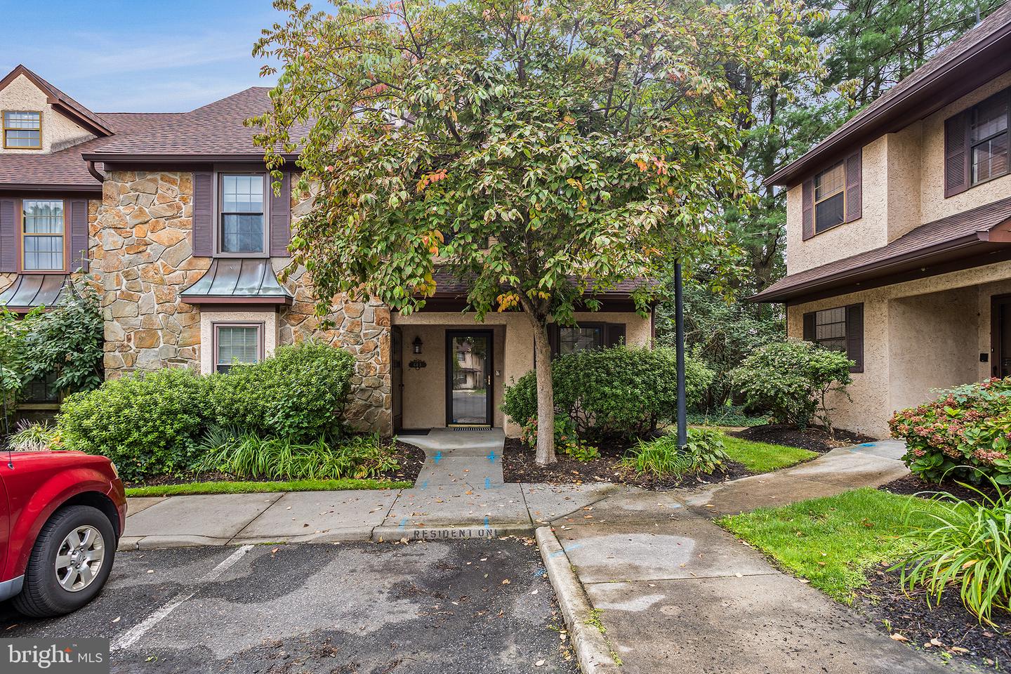 16 N Maple St #g3 Property Photo 3