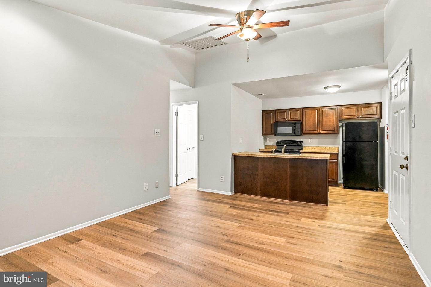 424 Durham Ct Property Photo 8