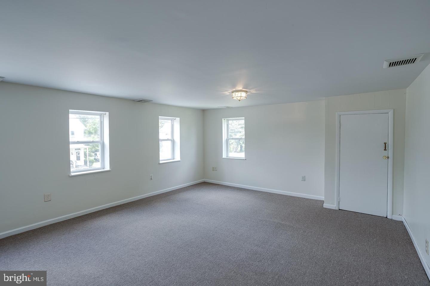 276 Kings Hwy Property Photo 4