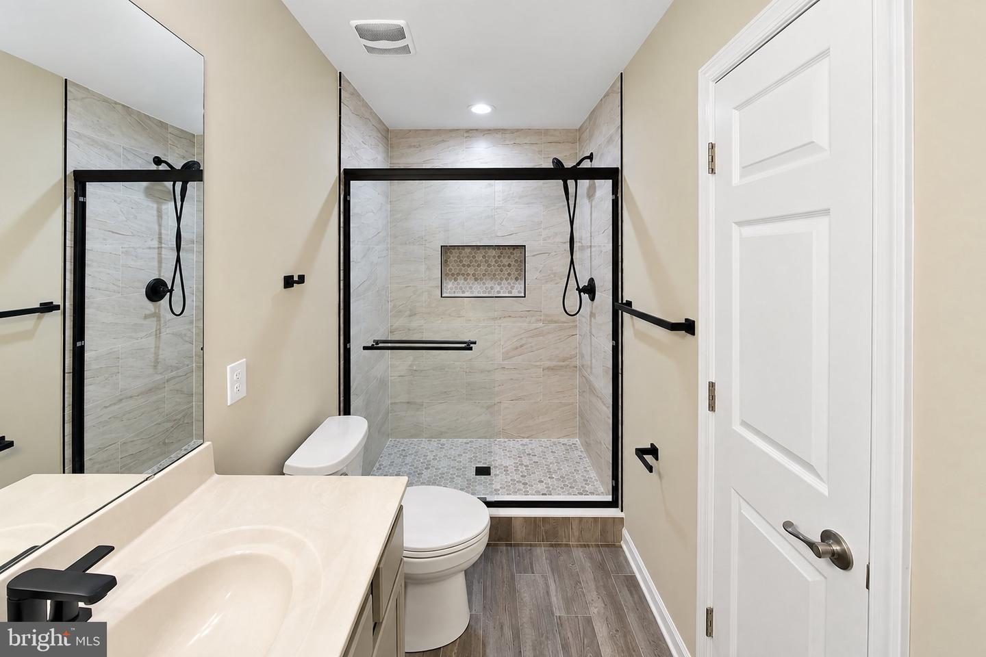 2601 Lexington Mews Property Photo 12