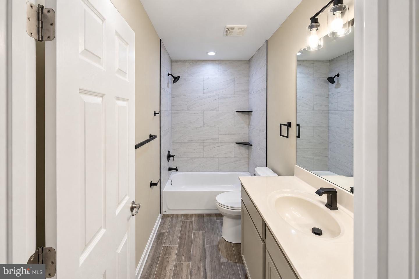 2601 Lexington Mews Property Photo 18