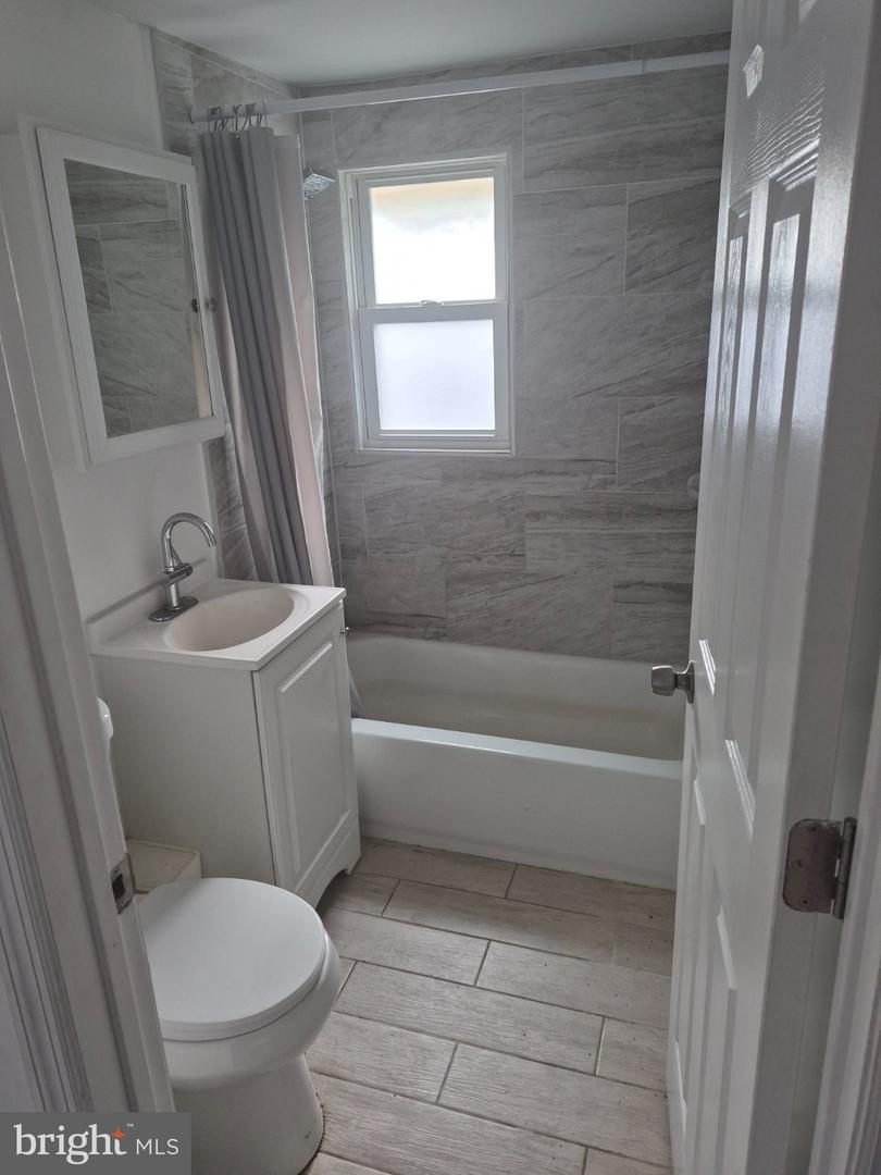 2453 Delsea Dr Property Photo 6