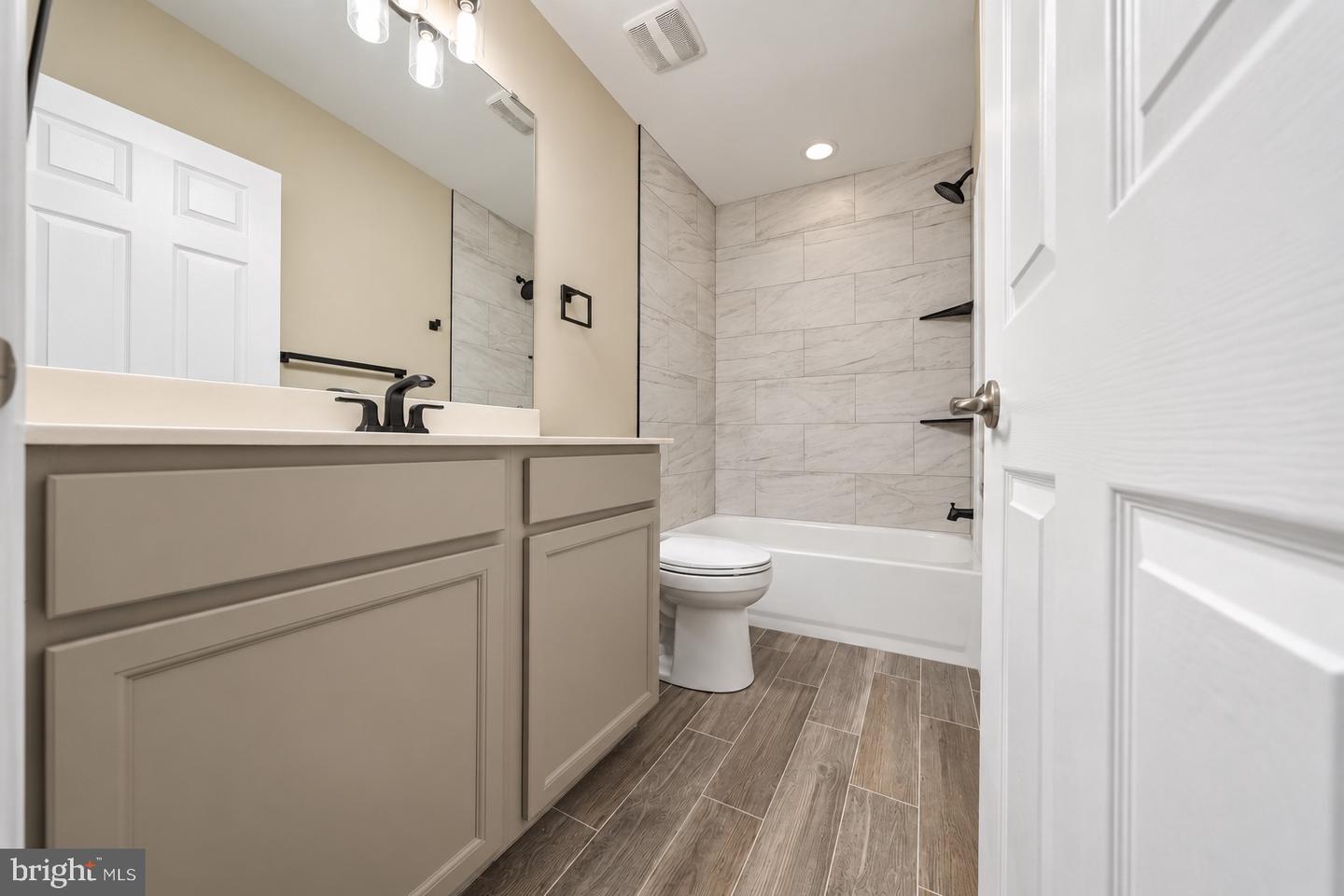 2602 Lexington Mews Property Photo 15