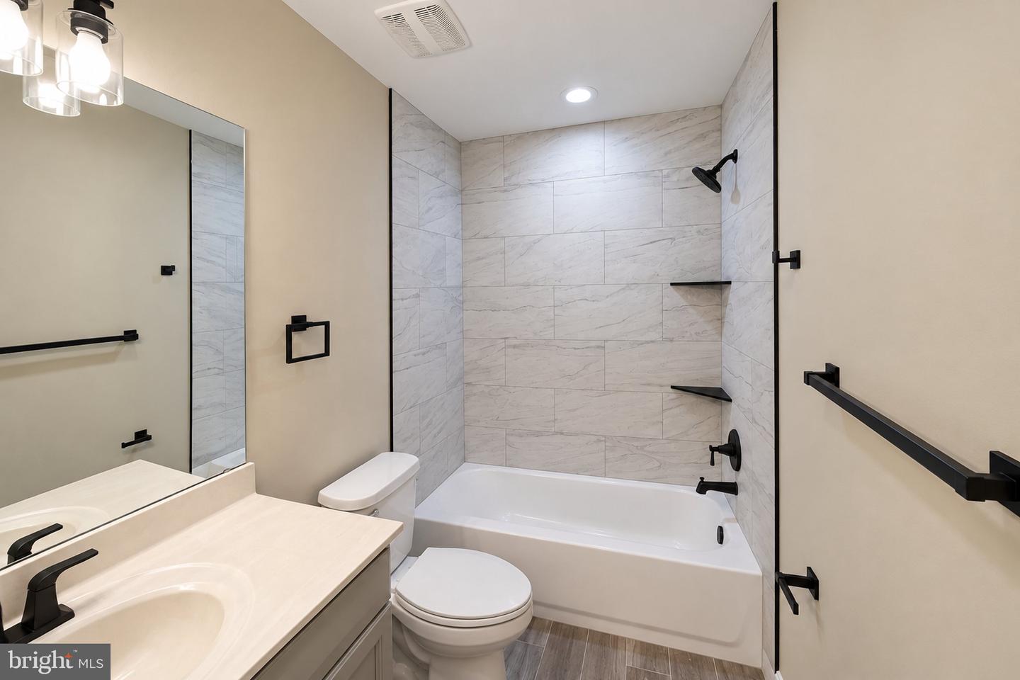 2602 Lexington Mews Property Photo 20