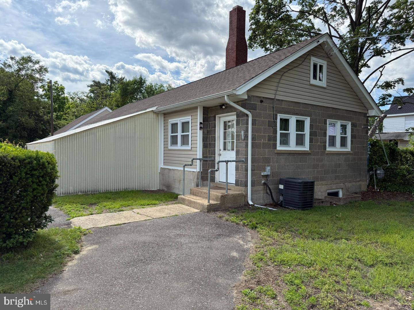 1530 S Delaware St Property Photo 2