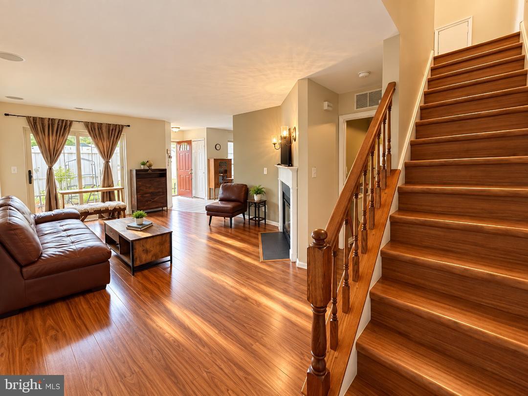 419 Steeplechase Ct Property Photo 3