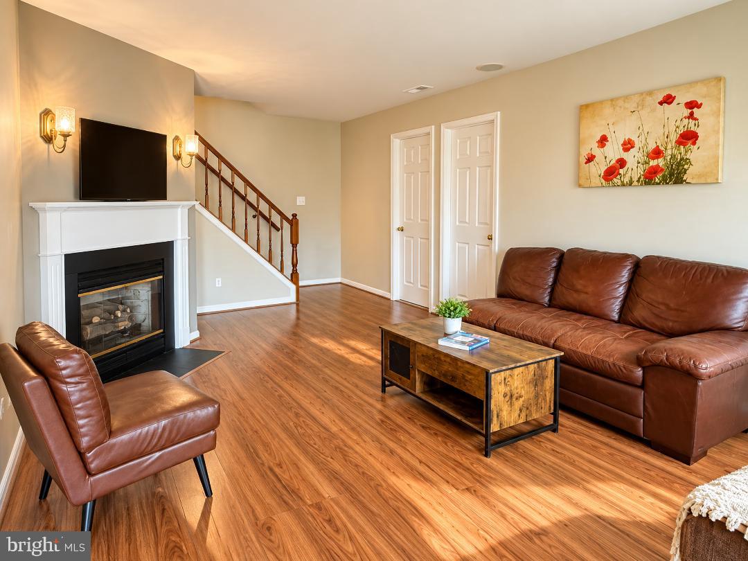 419 Steeplechase Ct Property Photo 4