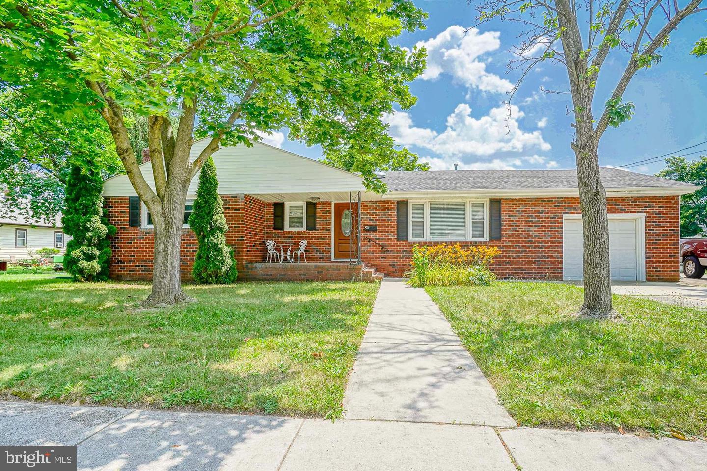 50 E VINE ST Property Photo 1