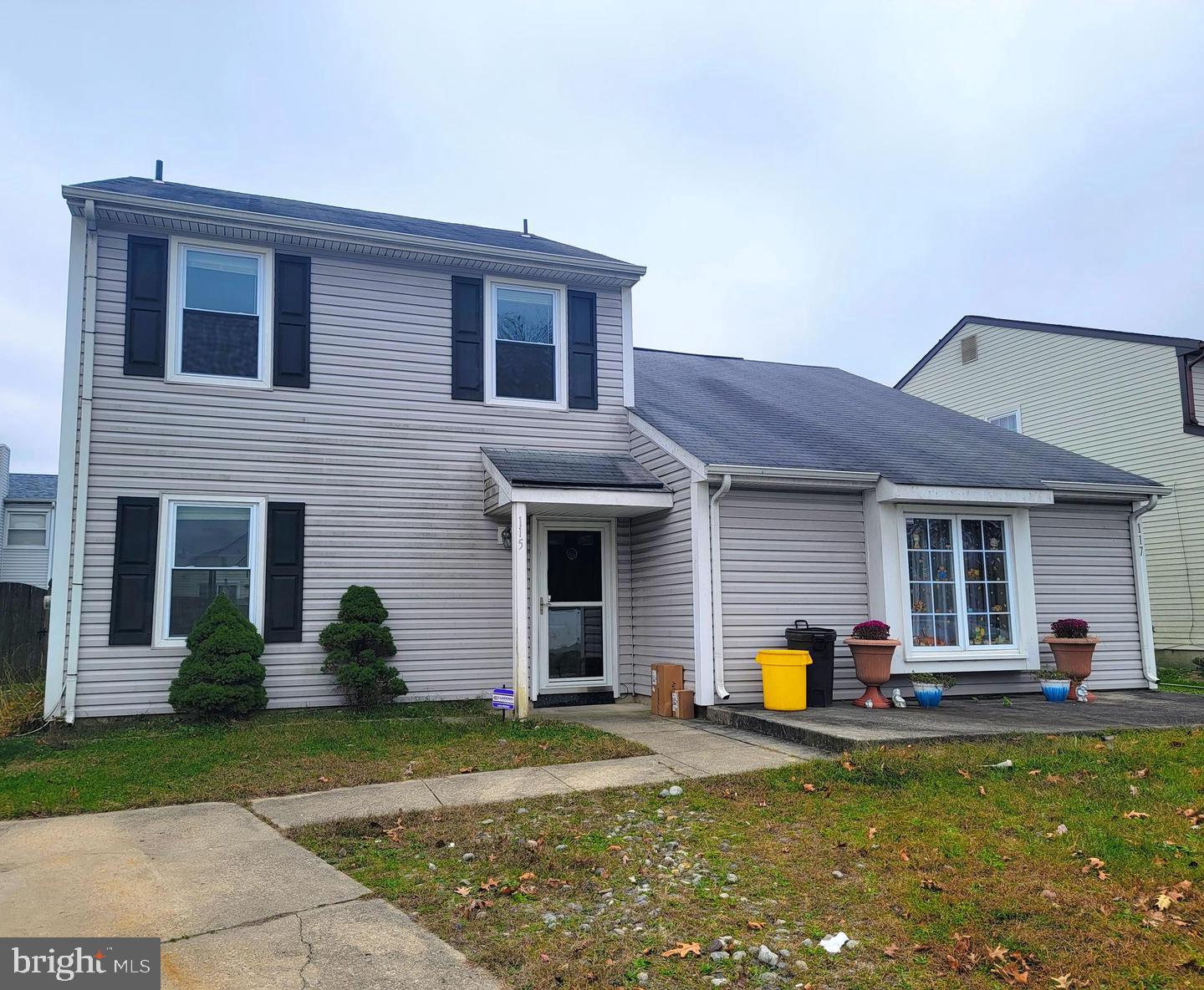 115 Fomalhaut Ave Property Photo 2