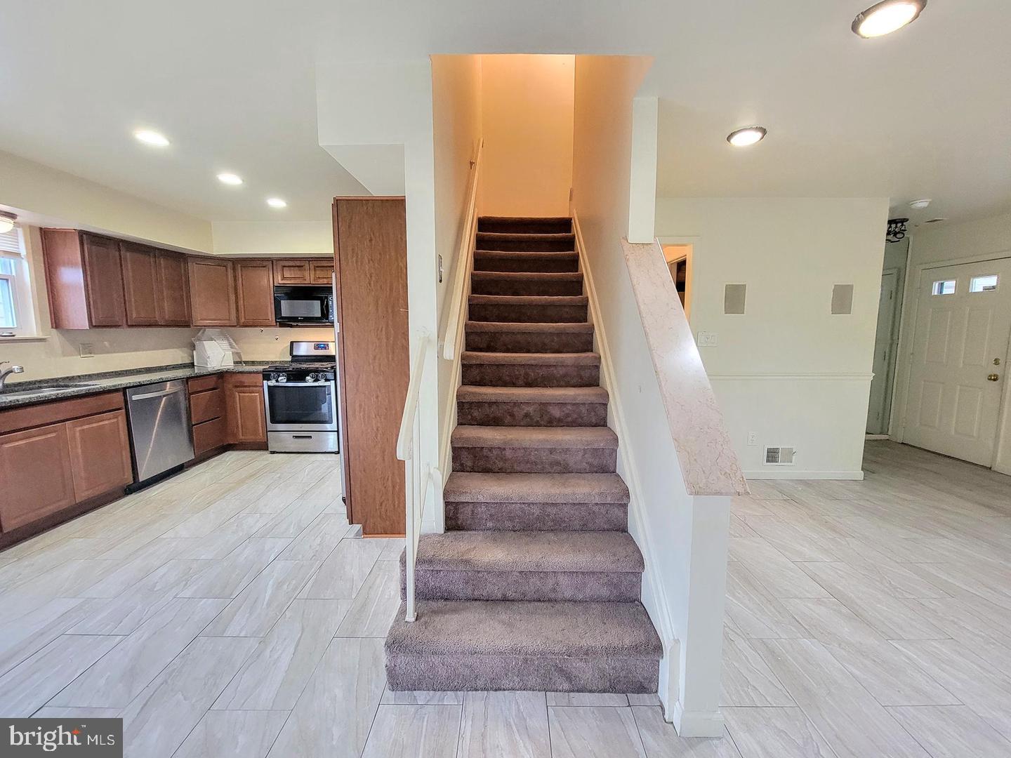 115 Fomalhaut Ave Property Photo 14
