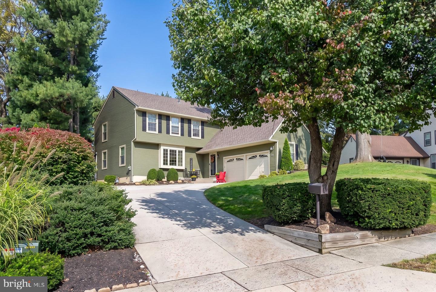 6 KENT CT Property Photo 1