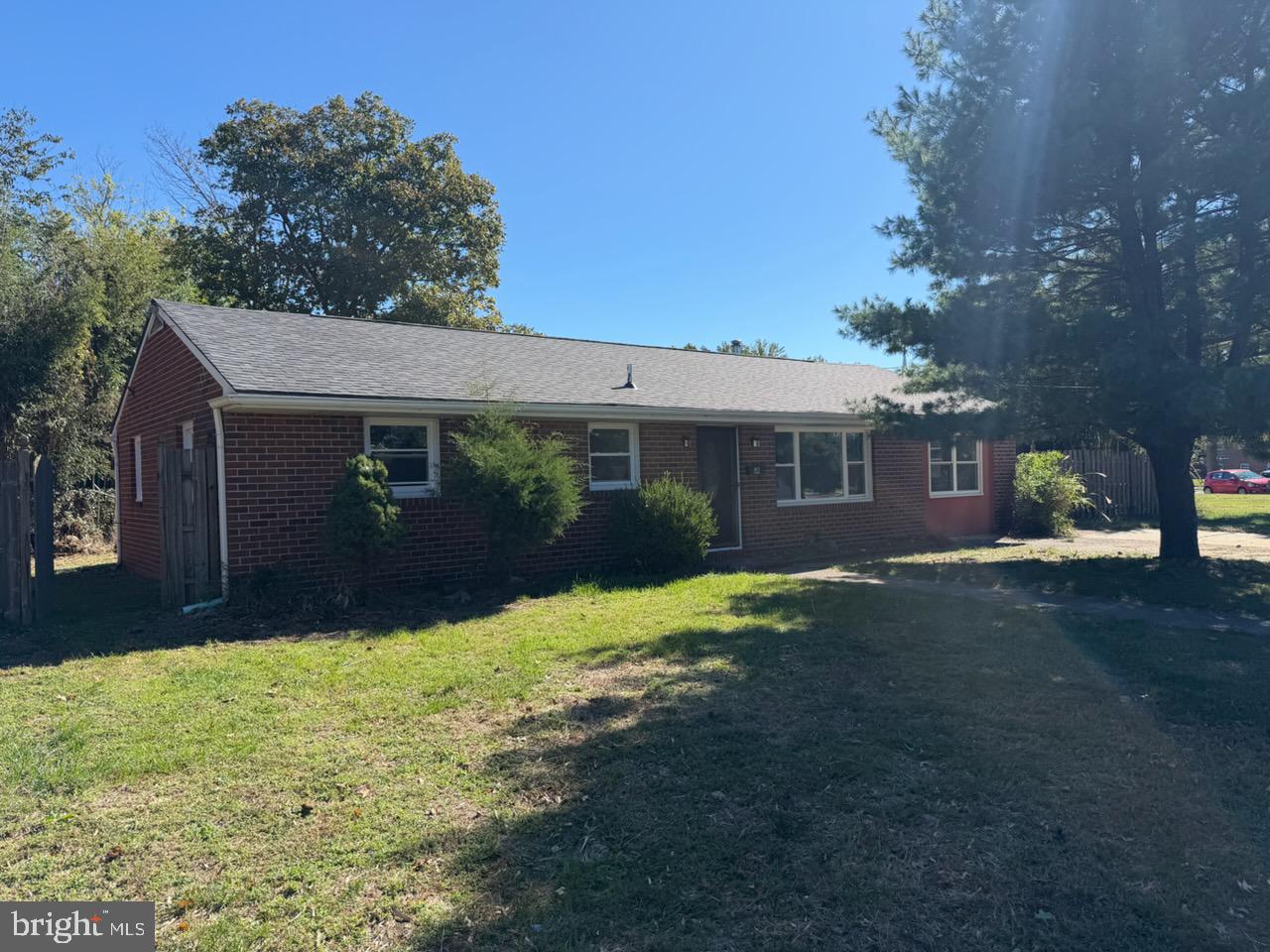 82 S School St Property Photo 2