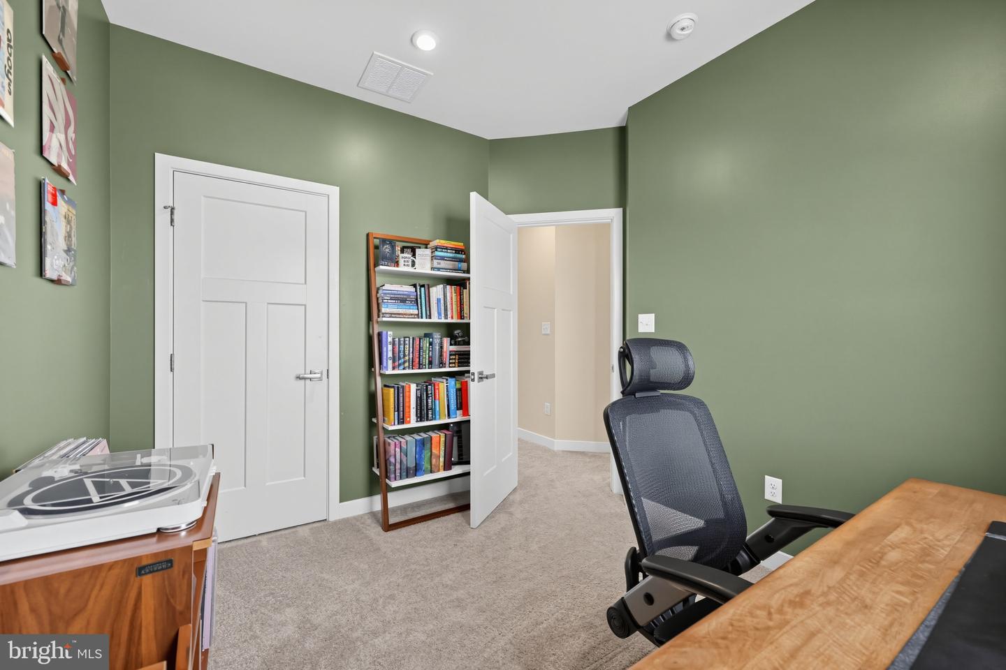 119 Roundstone Run Property Photo 25