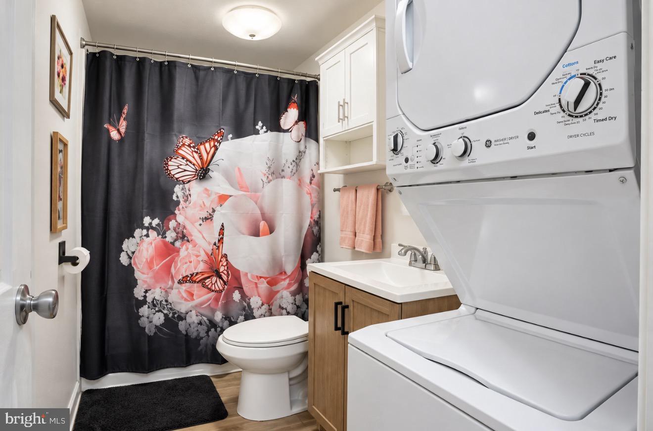 409 Winding Way Property Photo 4
