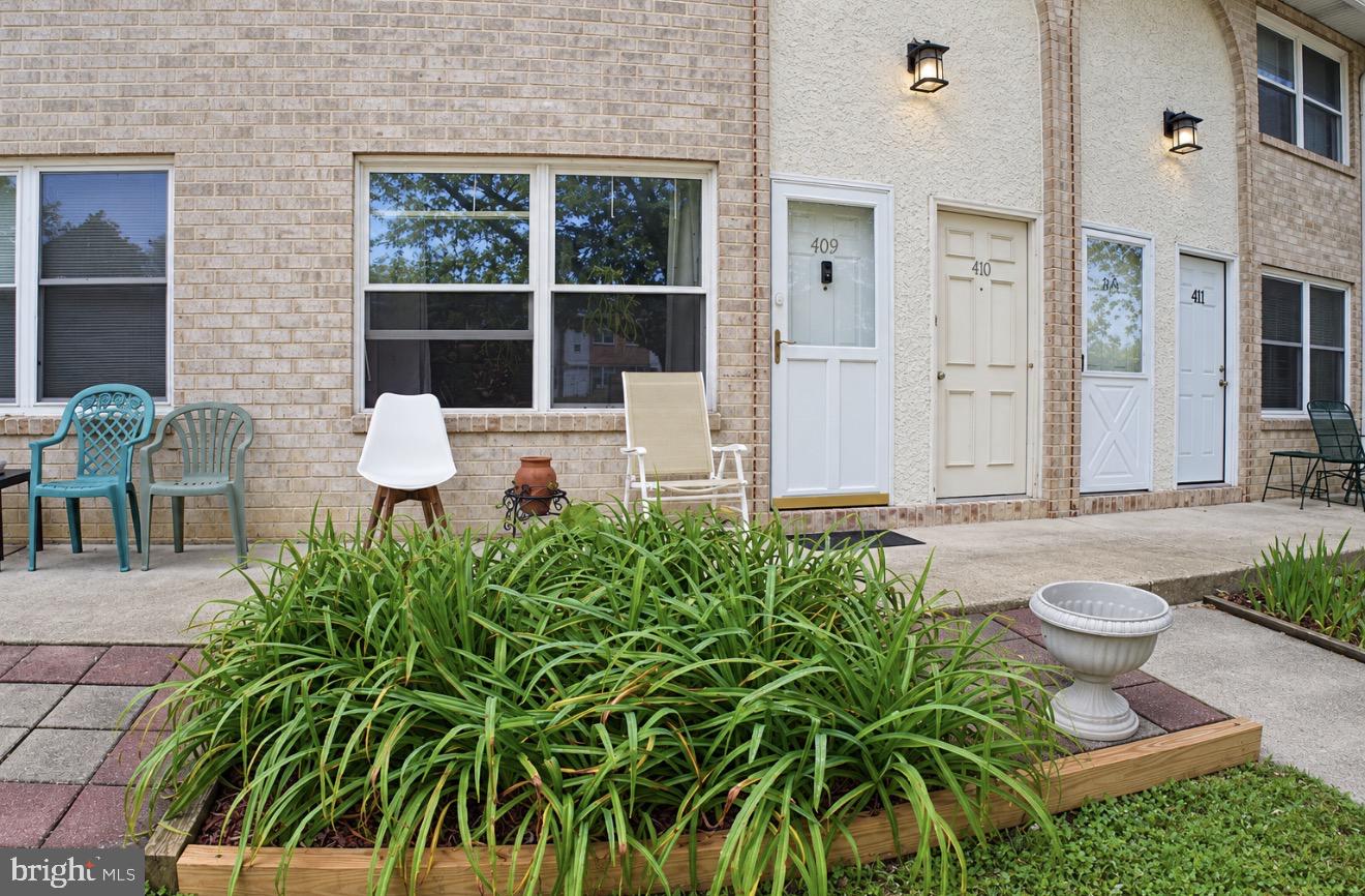 409 Winding Way Property Photo 12