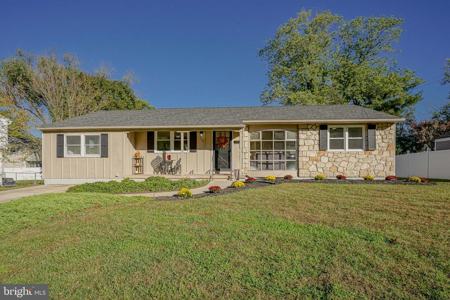 402 GEORGETOWN RD Property Photo 1