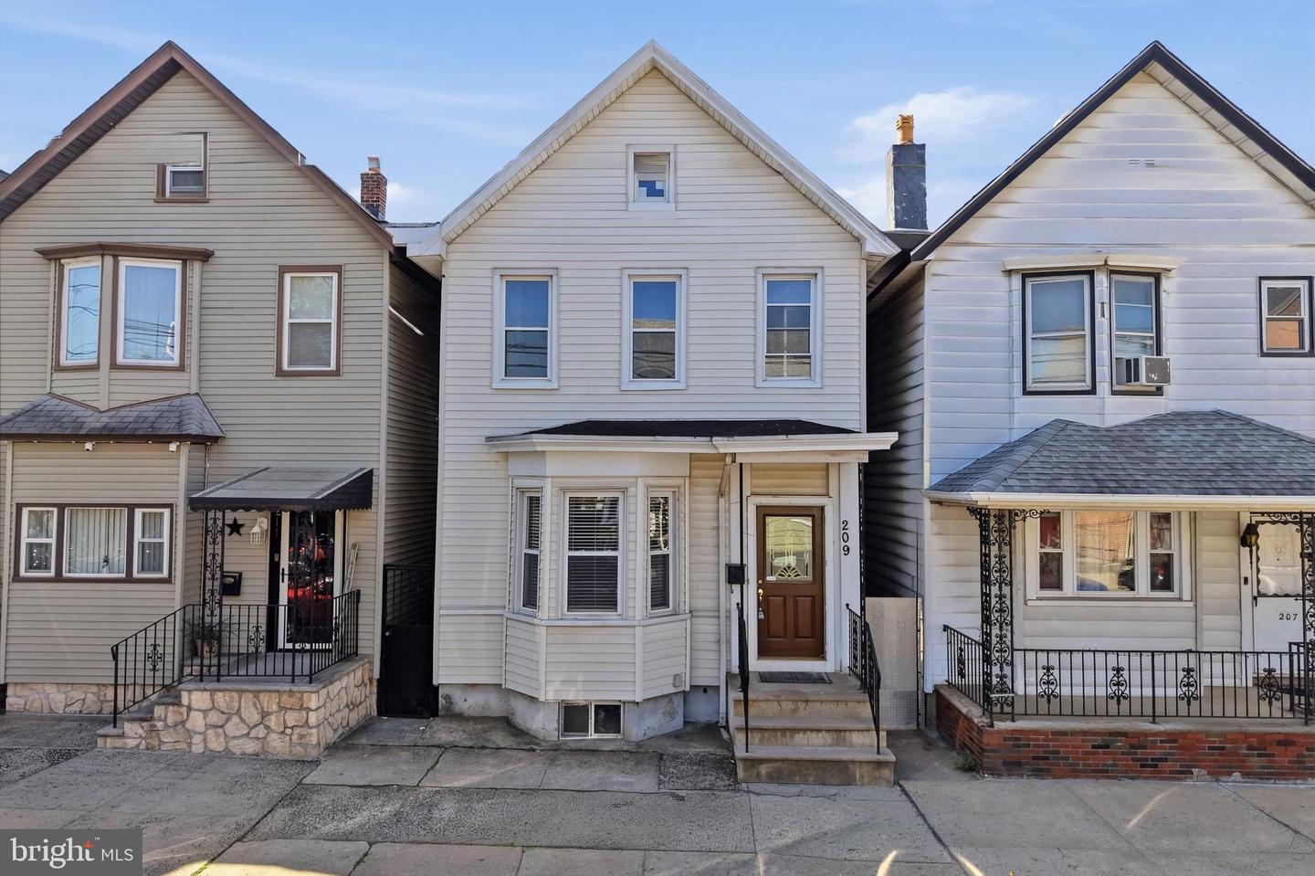 209 HAMILTON STREET