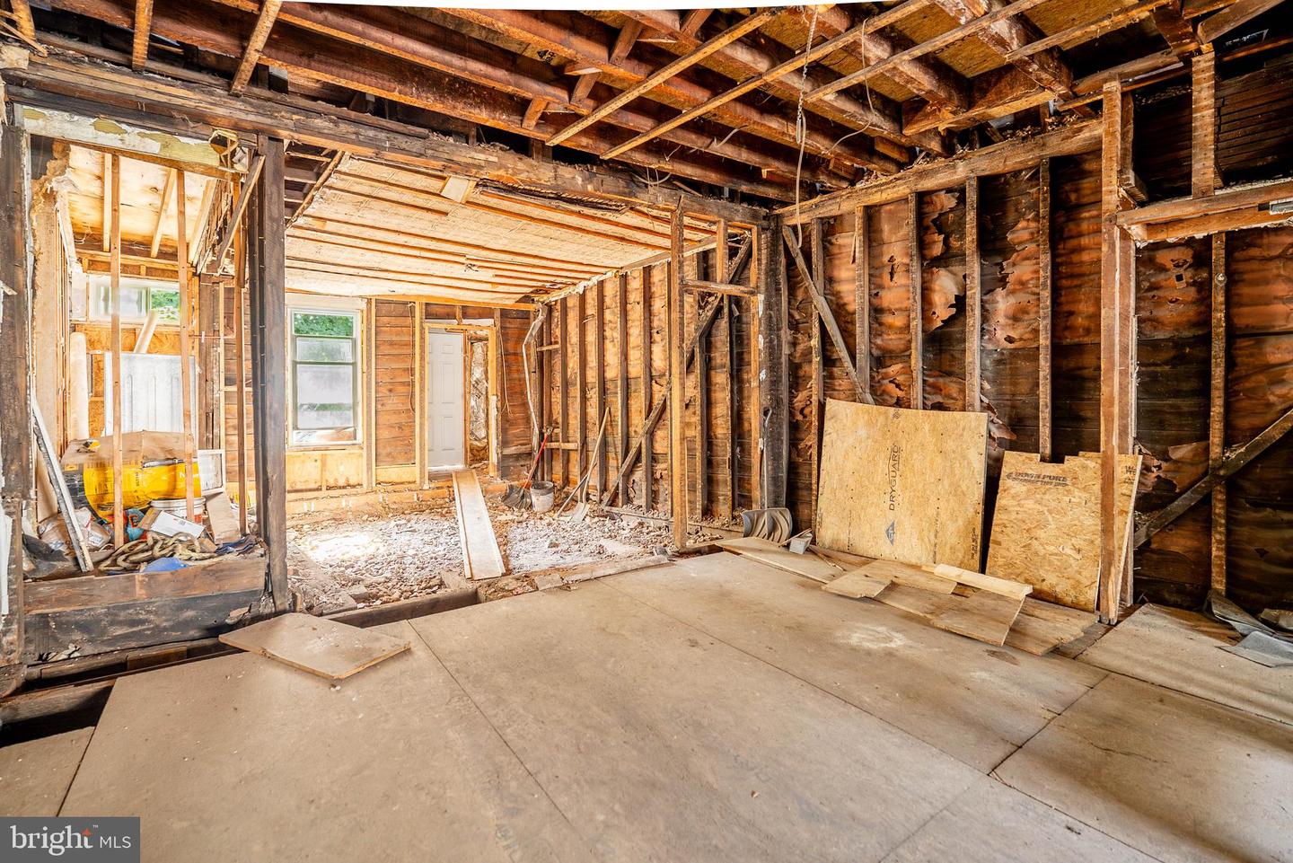 178 Tonnele Property Photo 4