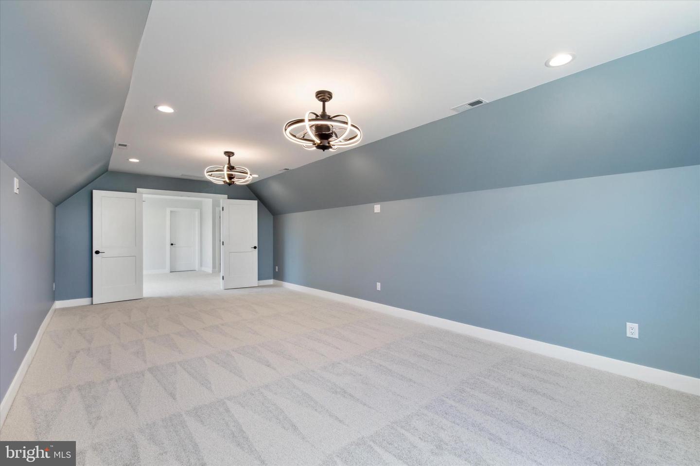 16 Holcombe Grove Rd Property Photo 32