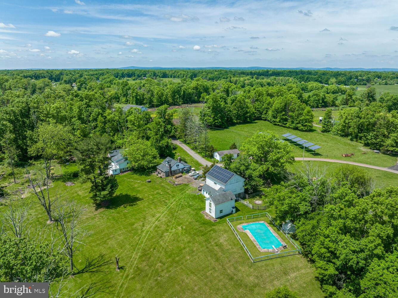 275 Locktown Rd Property Photo 1