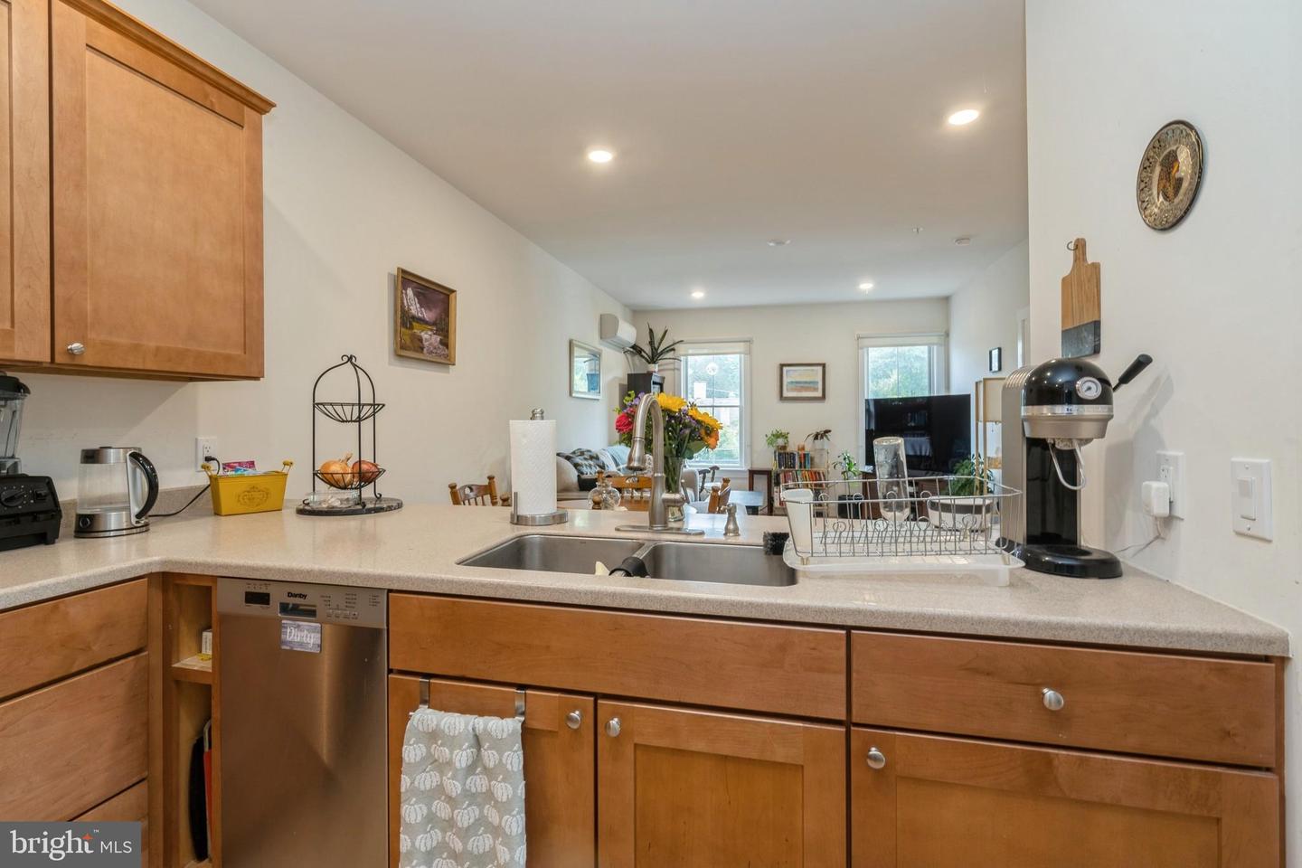 2 Lindbergh Property Photo 6