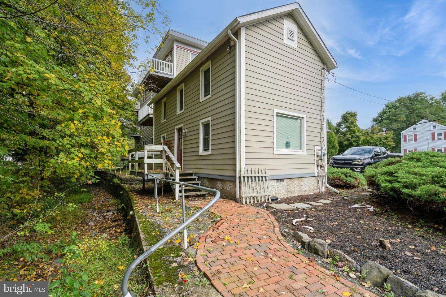 2 Lindbergh Property Photo 26