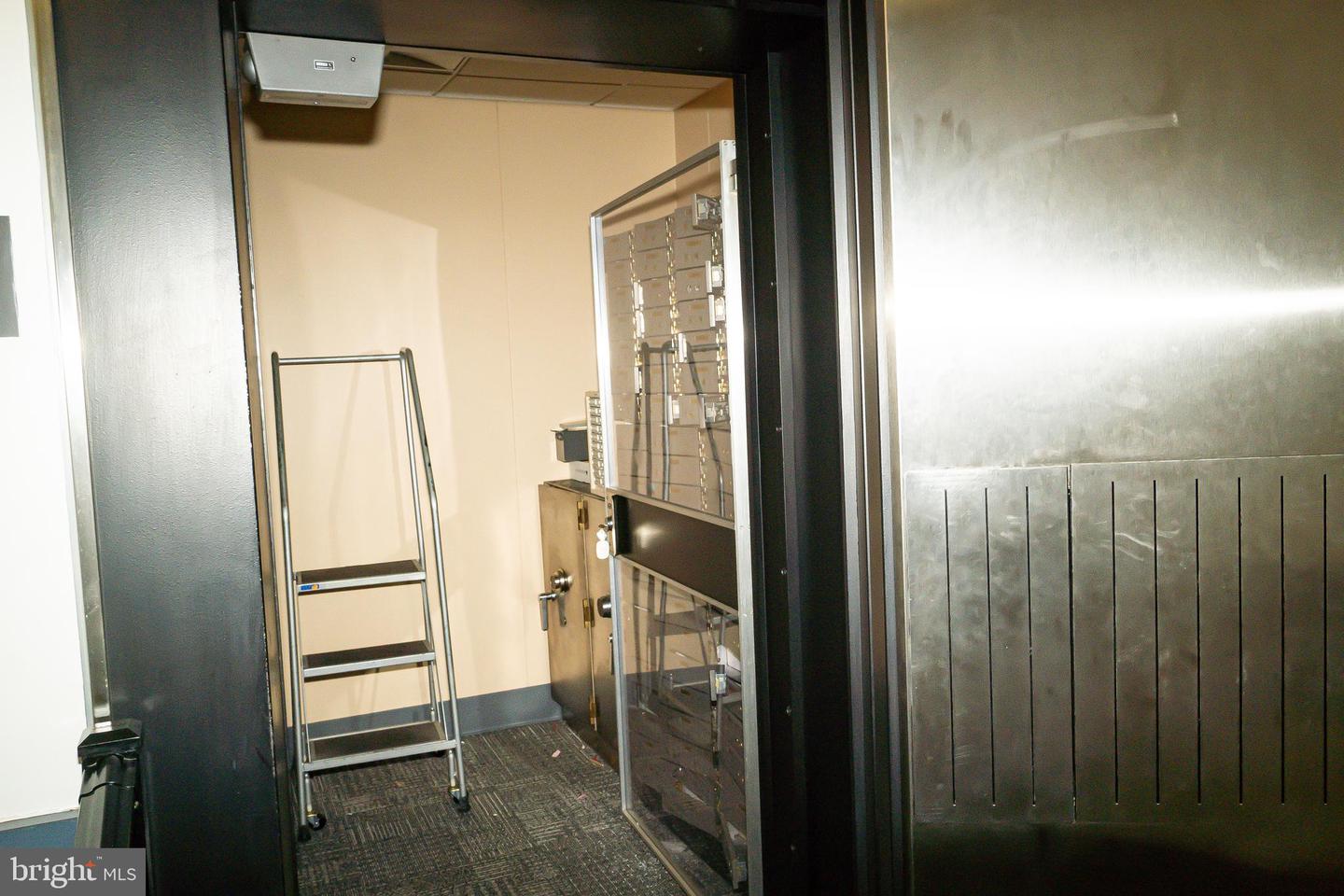 333 North Main St #bank Property Photo 11