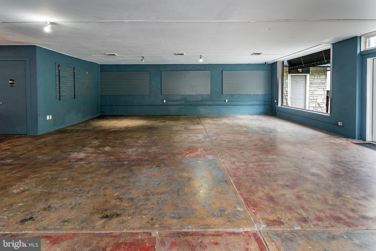 99 S Main St Property Photo 36