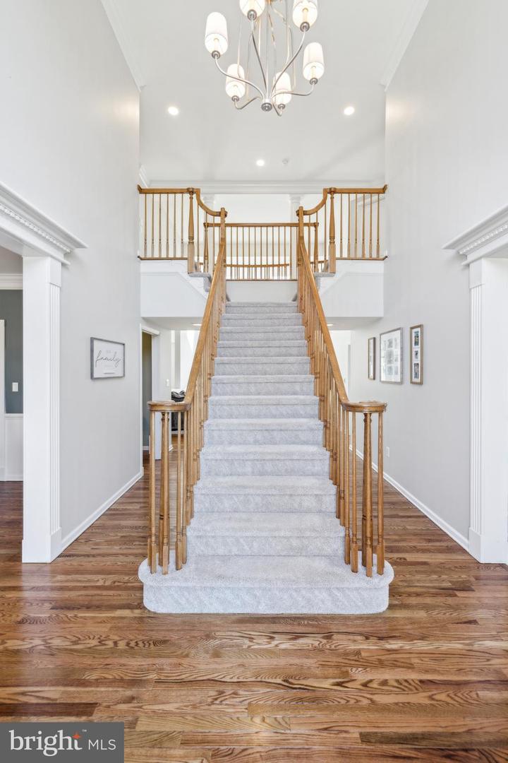 9 Stires Way Property Photo 1