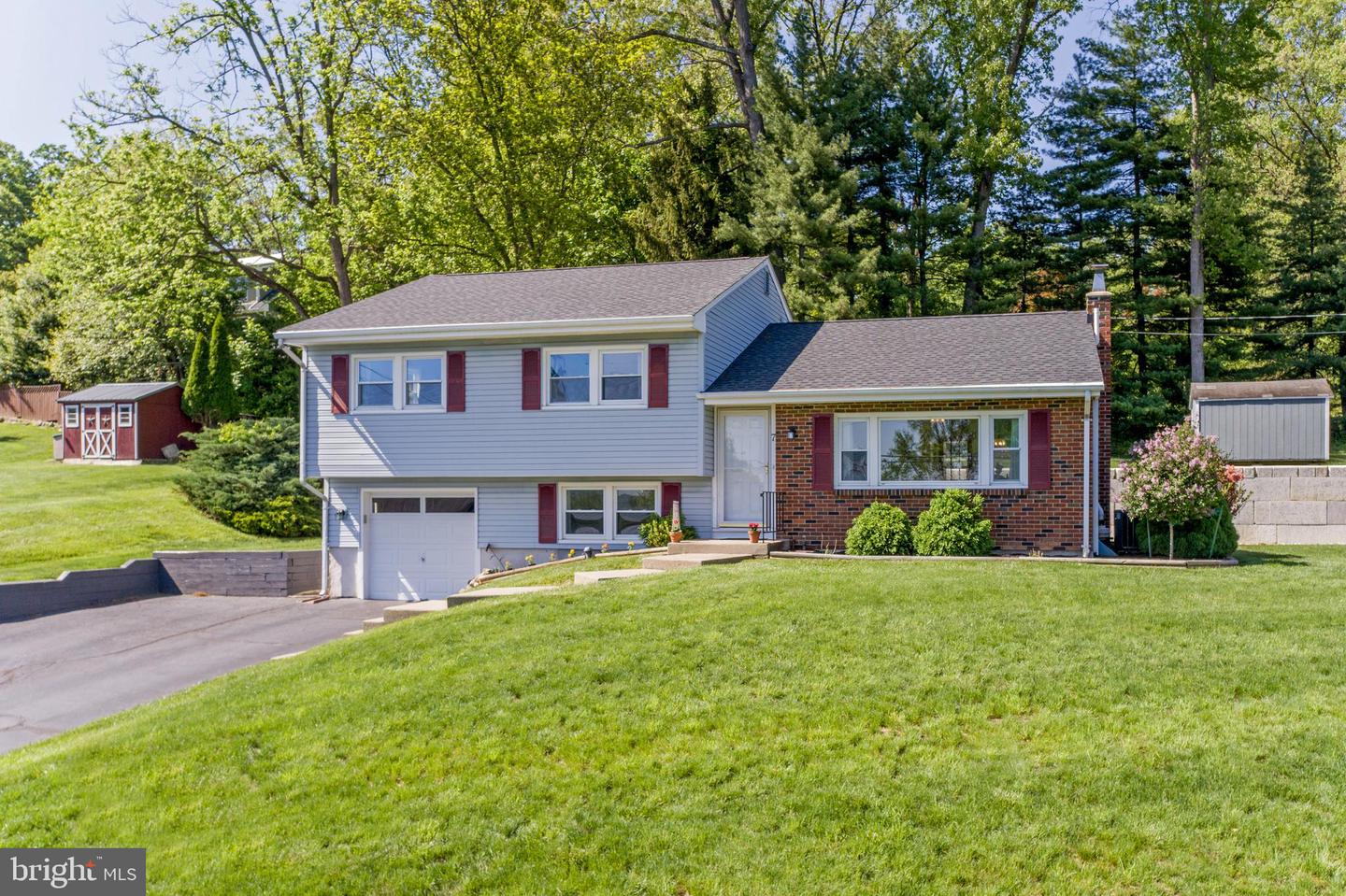 7 Maplewood Rd Property Photo 1