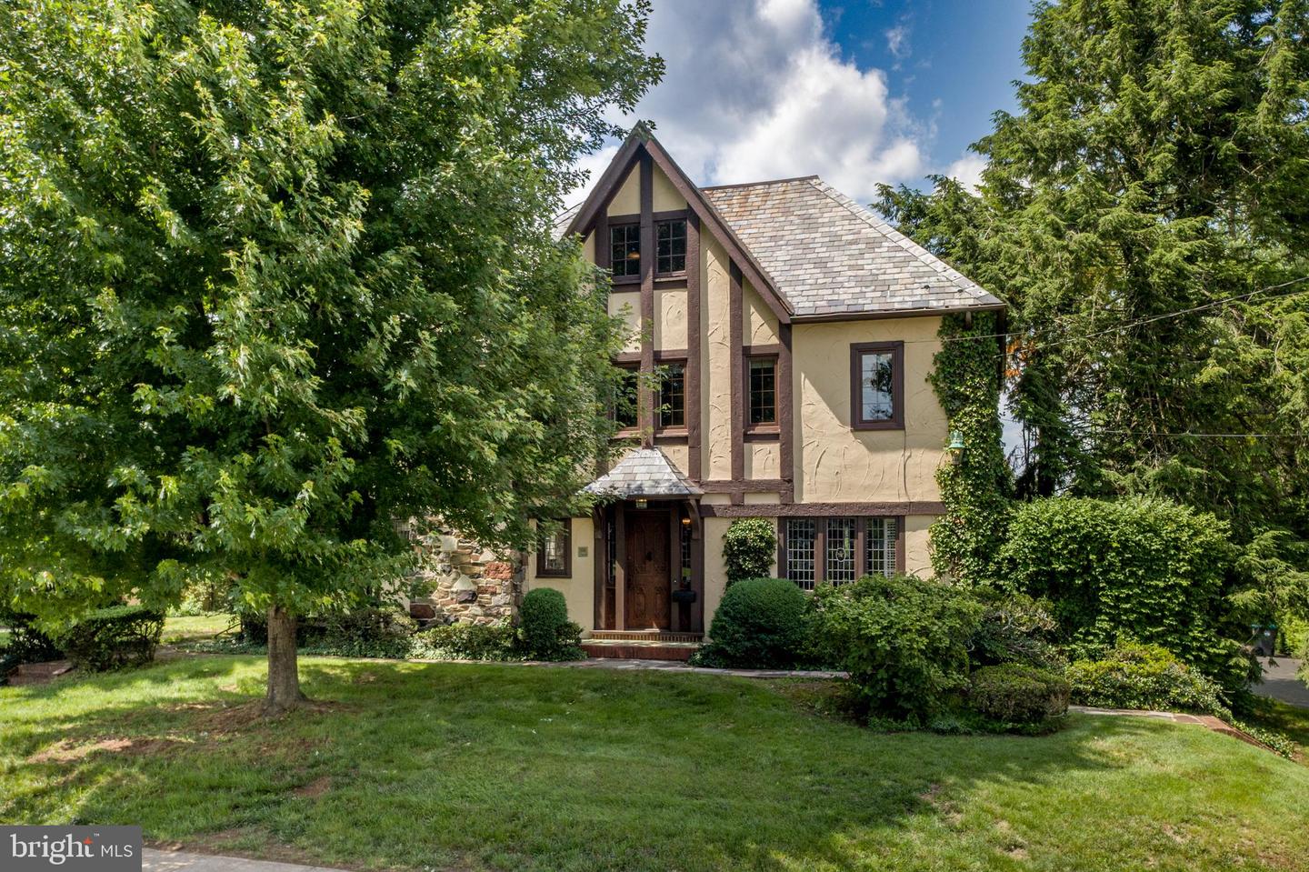 56 Pennsylvania Ave Property Photo 1
