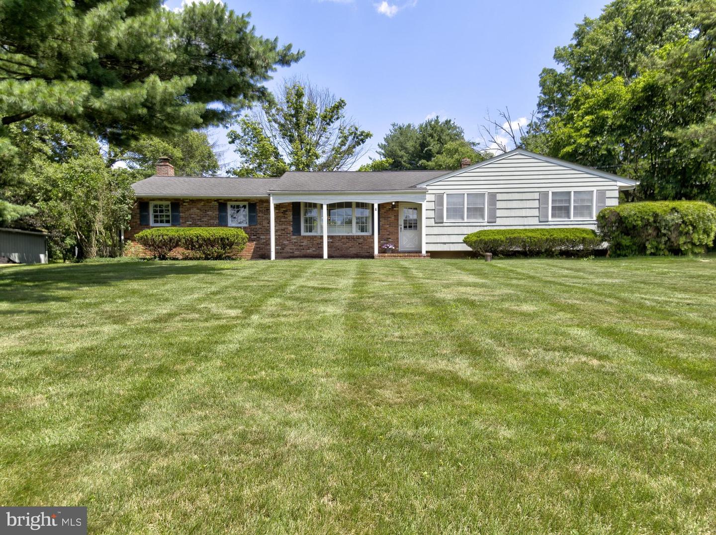 4 Estella Dr Property Photo 1