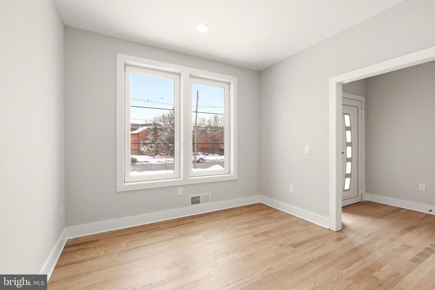 237 A Main S #a Property Photo 4