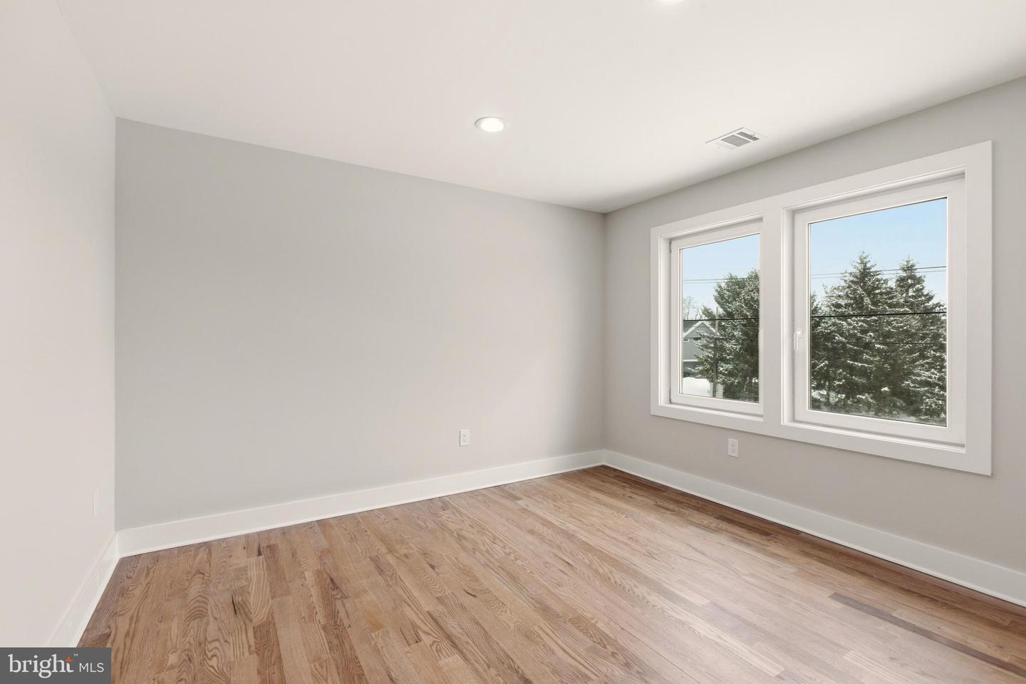 237 A Main S #a Property Photo 5