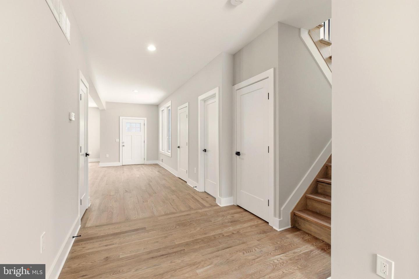 237 A Main S #a Property Photo 6