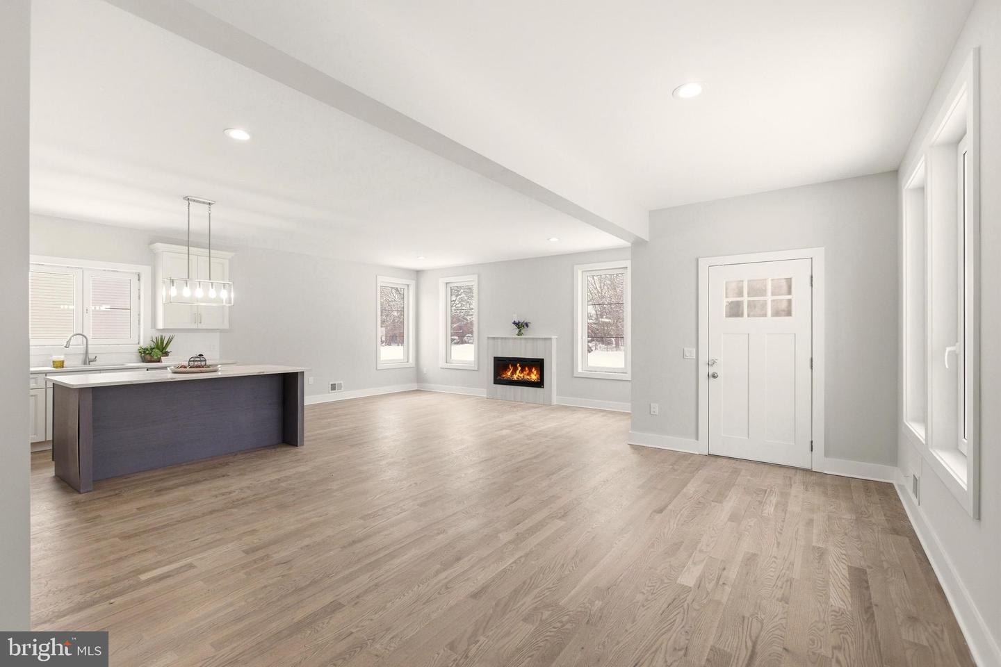237 A Main S #a Property Photo 7