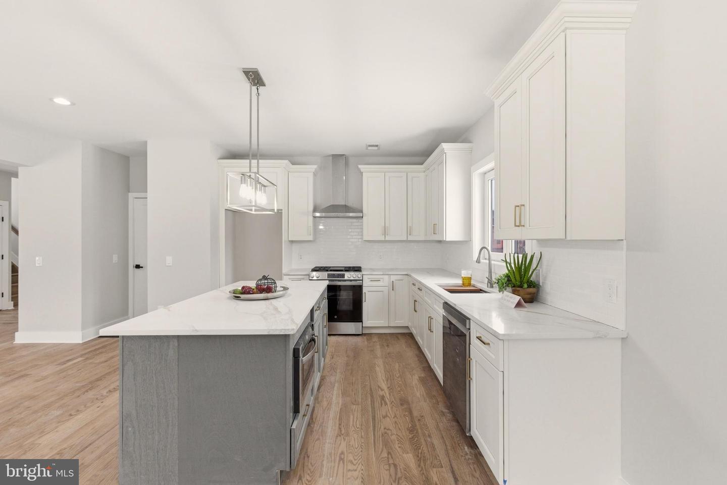 237 A Main S #a Property Photo 8