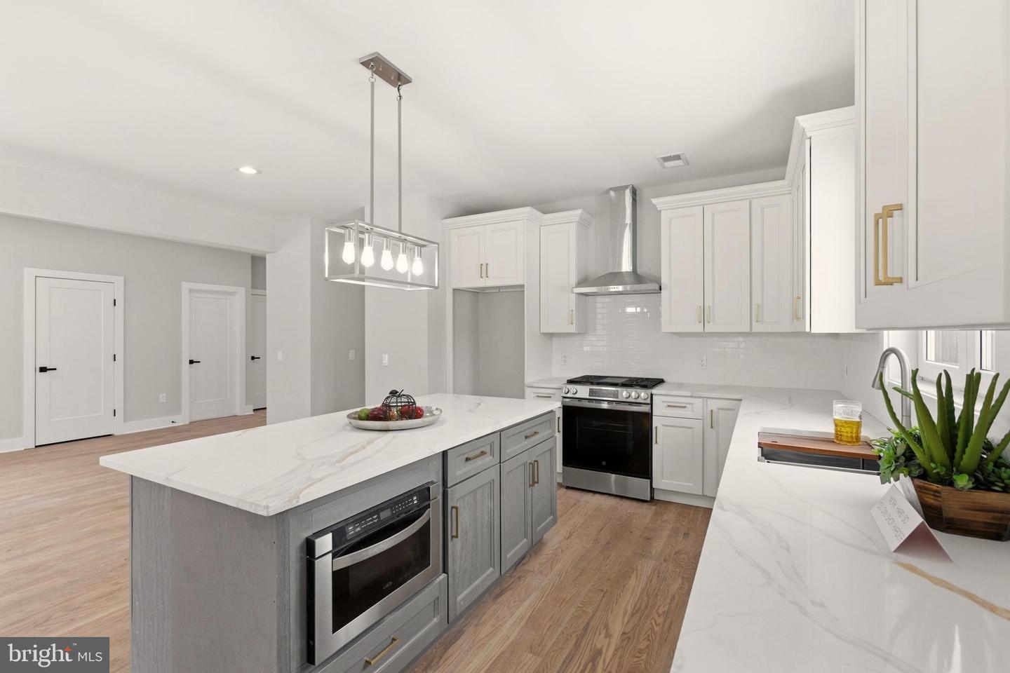 237 A Main S #a Property Photo 11